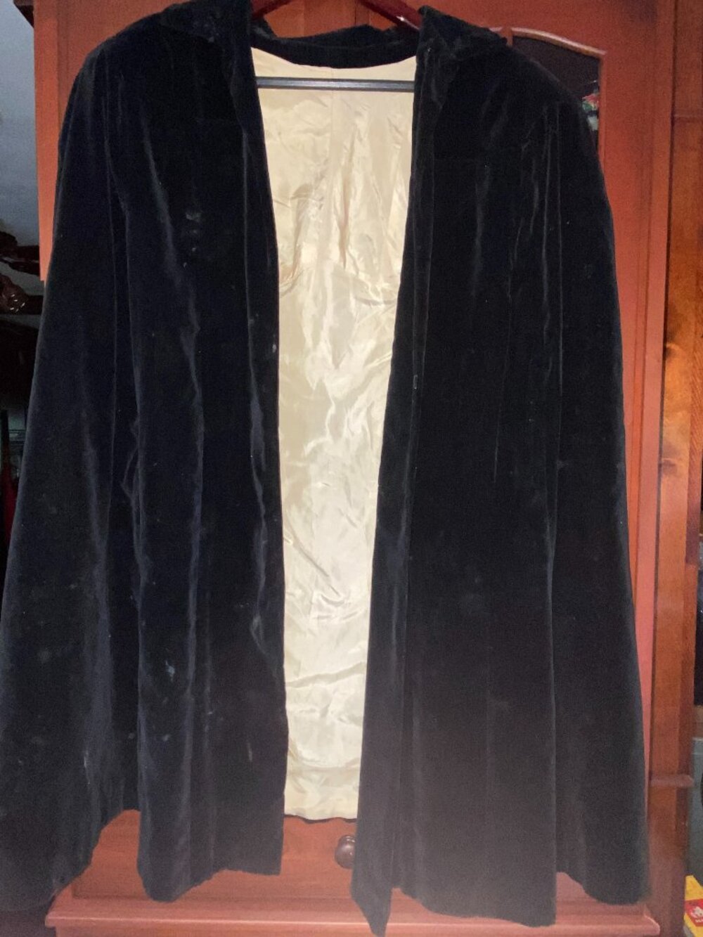 Vintage Black Velvet Cape, Lined, Opera Goth Vampire Cosplay Costume